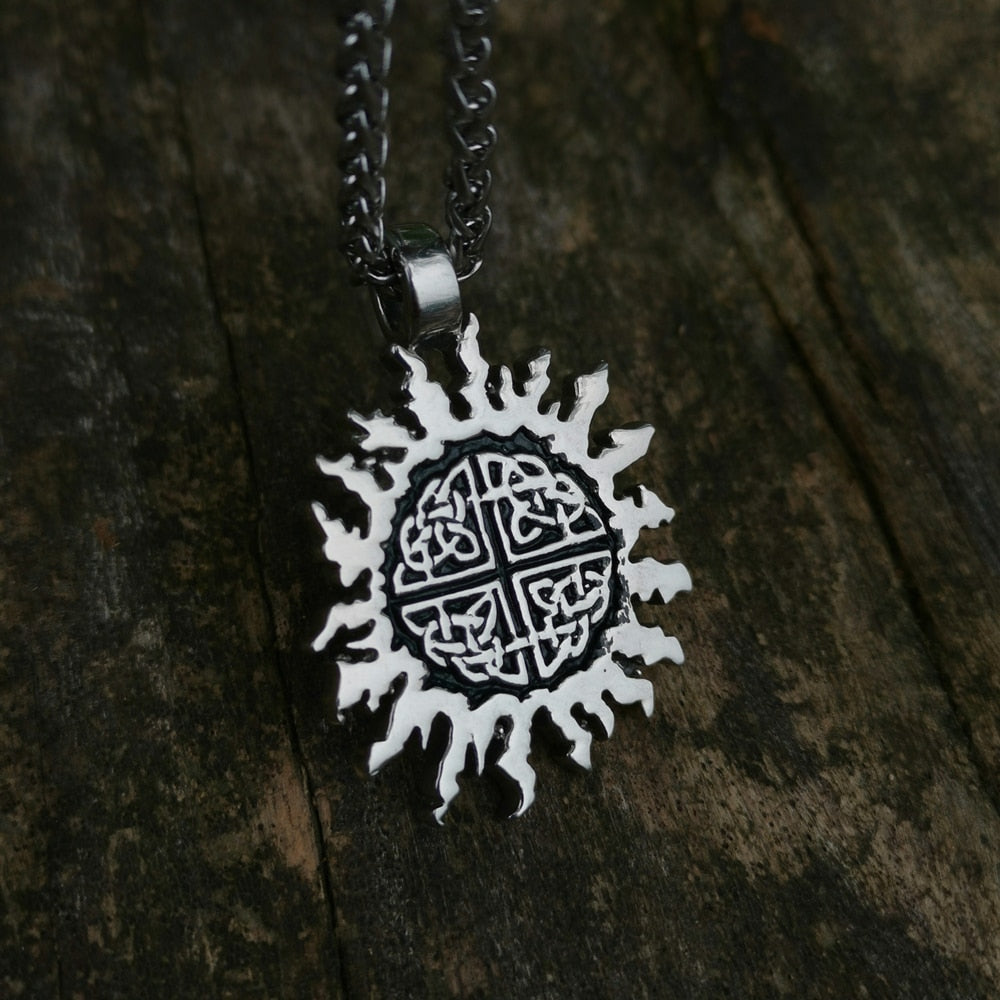 Triquetra Celtics Knot Sun