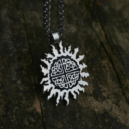 Triquetra Celtics Knot Sun