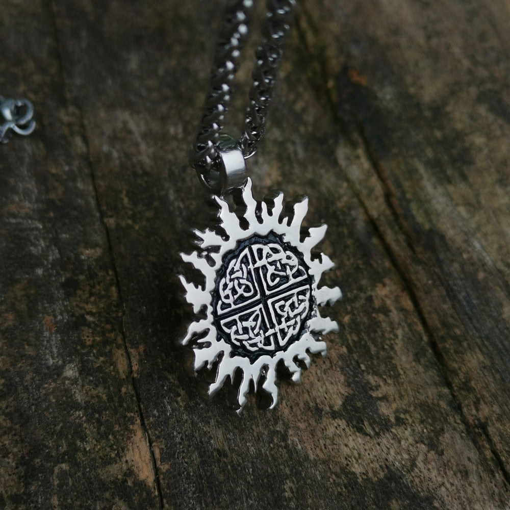 Triquetra Celtics Knot Sun