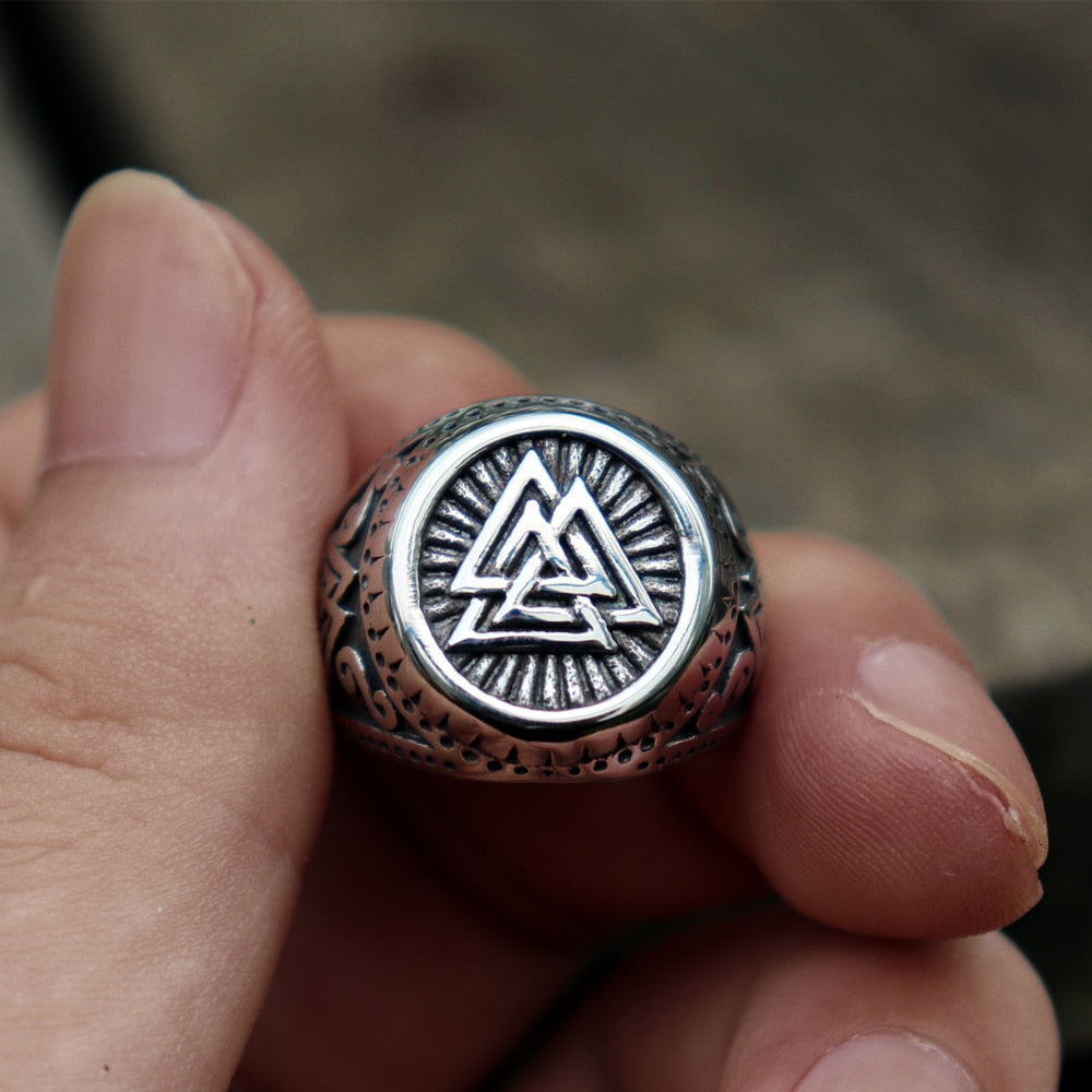 Helm of Awe X Valknut